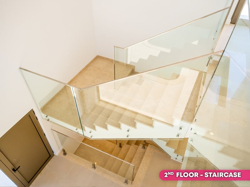 5 Bed Villa in Portugal or 1 Million Quid