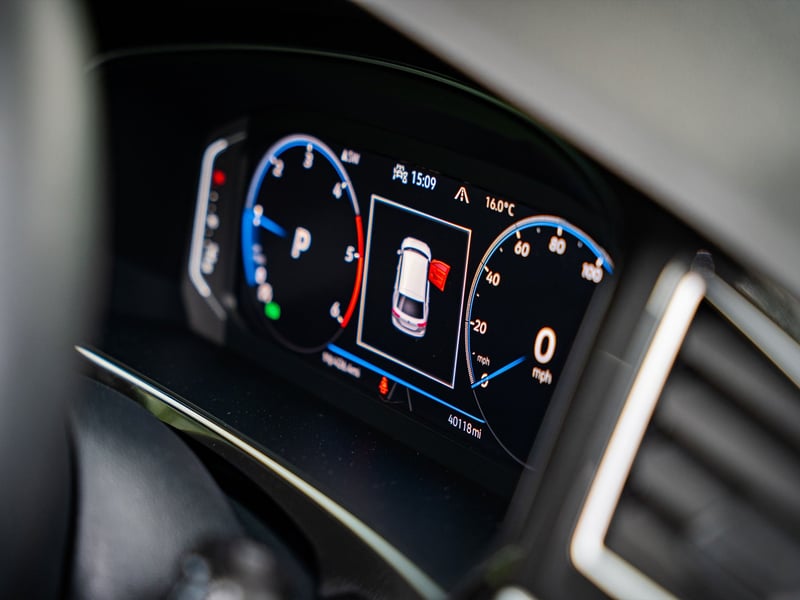 2021 VW Tiguan R-Line TDI 4MOTION OR £20,000