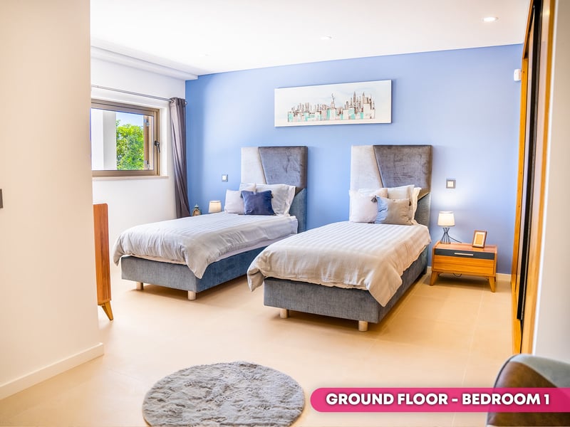 5 Bed Villa in Portugal or 1 Million Quid