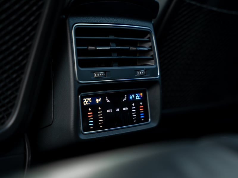 Black Edition Audi Q7 or £25,000