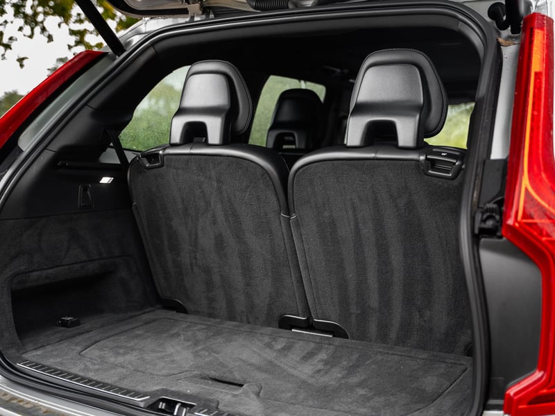2021 Volvo XC90 B5 R-Design Pro OR £25,000