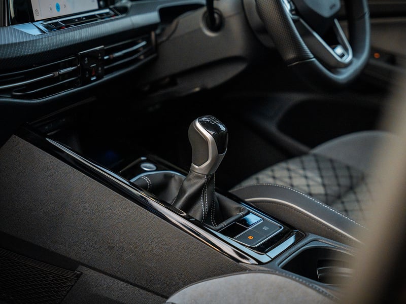 VW Golf 2.0 TDI R-Line