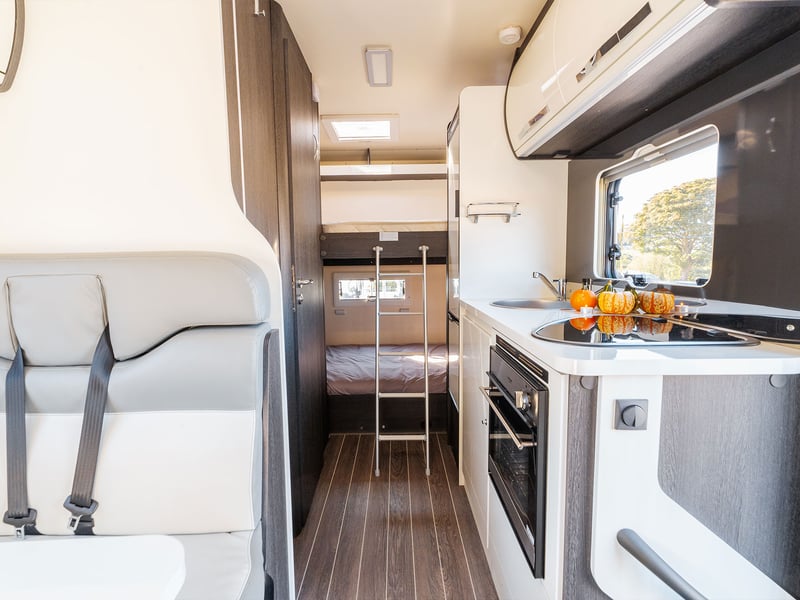 2022 Rollerteam Zefiro 675 + 2 E-Bikes OR £45,000