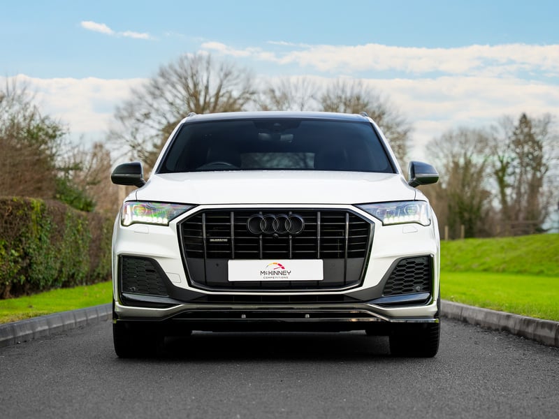 Black Edition Audi Q7 or £25,000