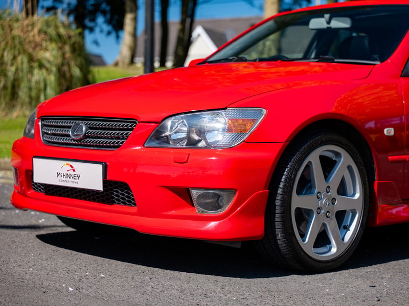 Lexus IS200 or £10,000