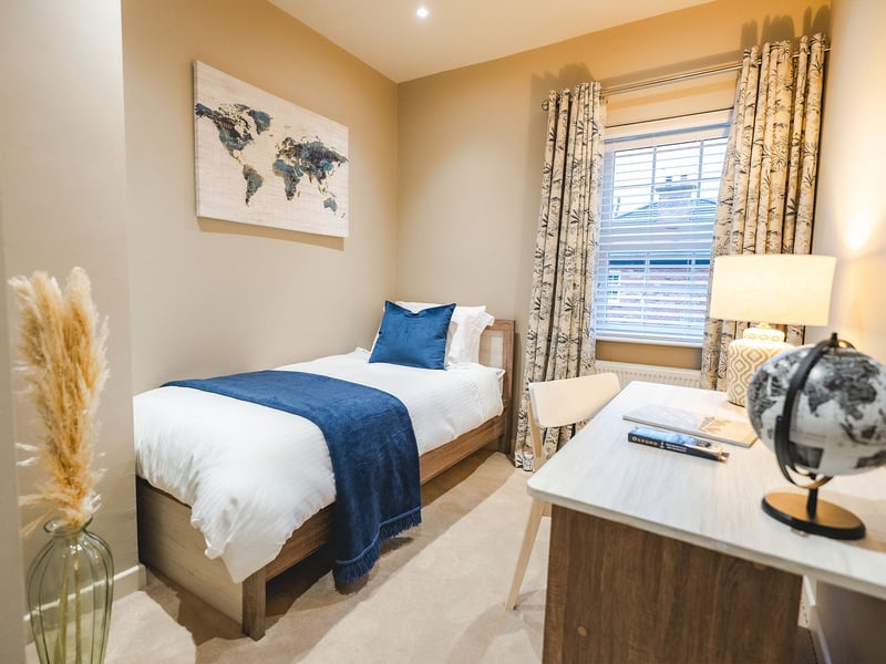 3 Bed Luxury House OR £200,000