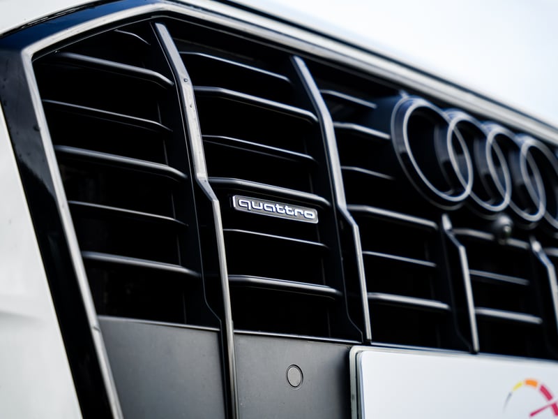 Black Edition Audi Q7 or £25,000