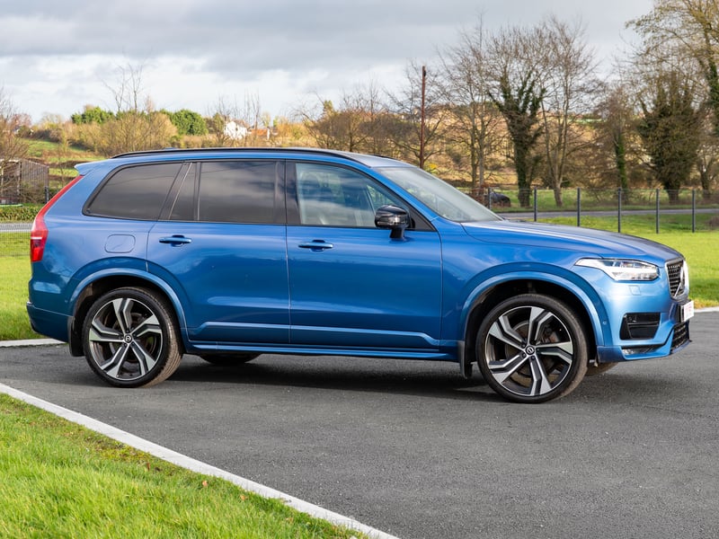 Volvo XC90 B5 R-Design OR £25,000