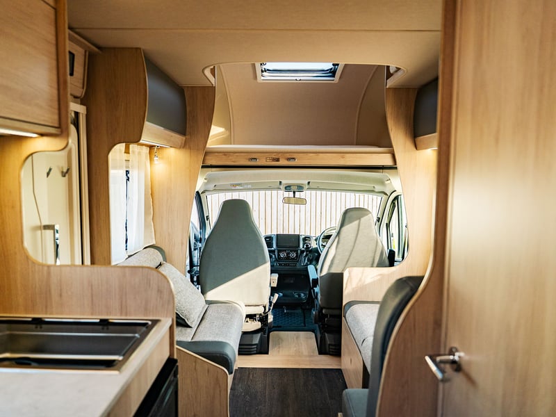 6 Berth Auto-Trail Expedition C73 OR £45,000