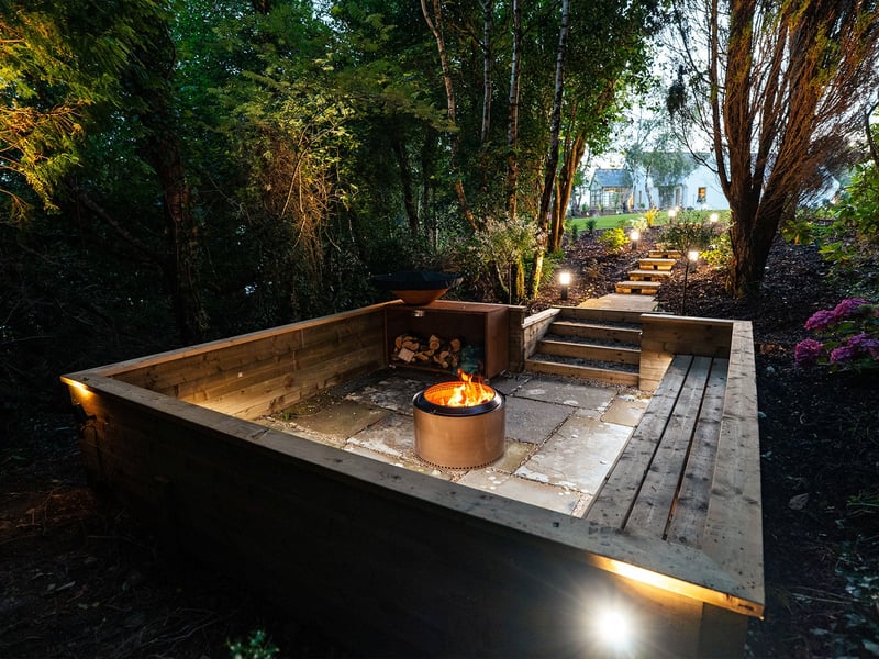 5 Bedroom Lakeside Home in Donegal OR £500,000