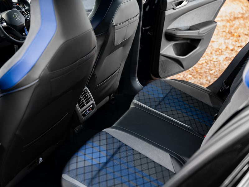 2023 VW Golf R 2.0 TSI OR £20,000