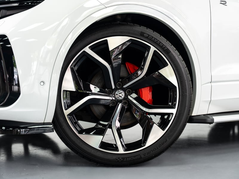 2023 Volkswagen Touareg or £30,000