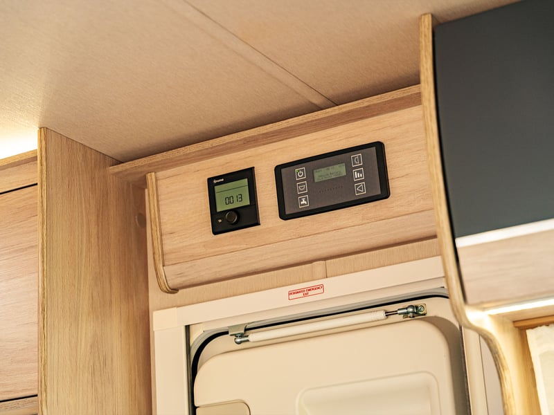 6 Berth Auto-Trail Expedition C73 OR £45,000