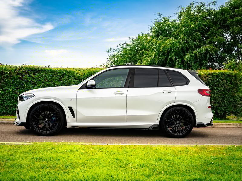 2022 BMW X5 M Sport OR £30,000