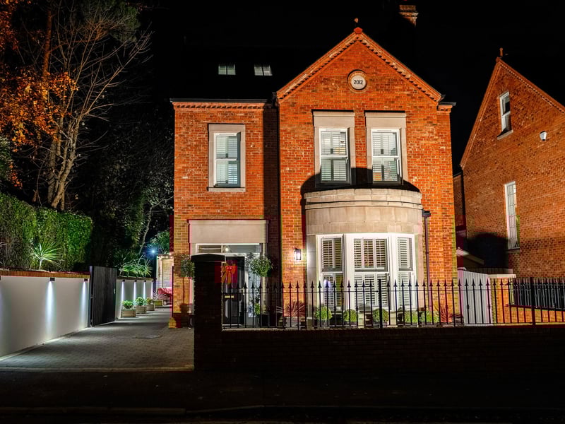 5 Bed House in Malone Rd Belfast OR £500,000