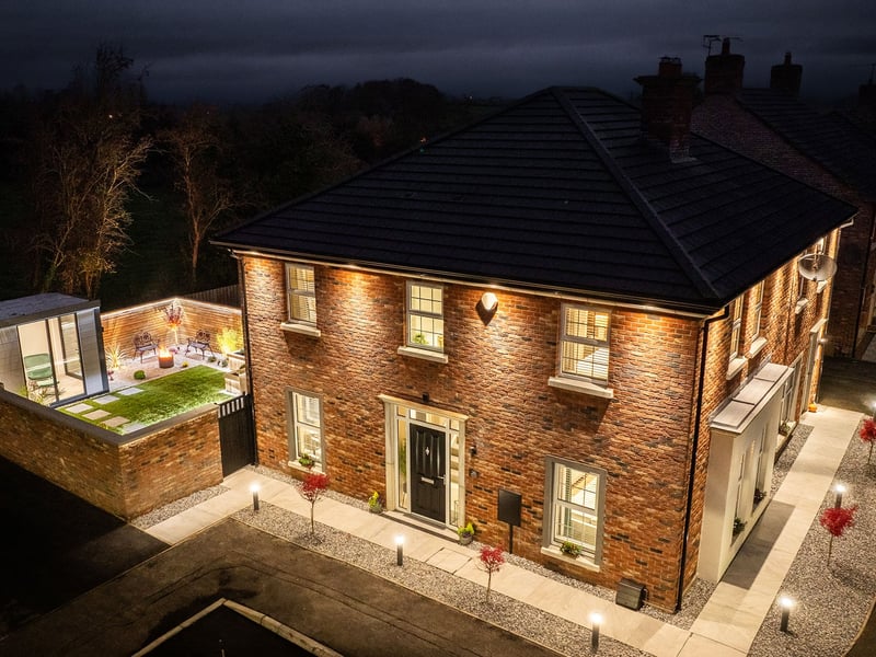 3 Bed Luxury House OR £200,000