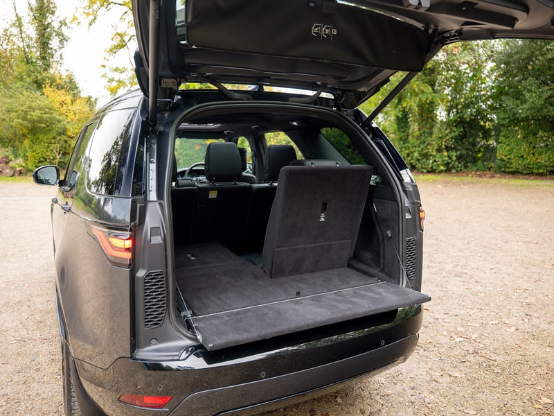 2024 Land Rover Discovery or £40,000