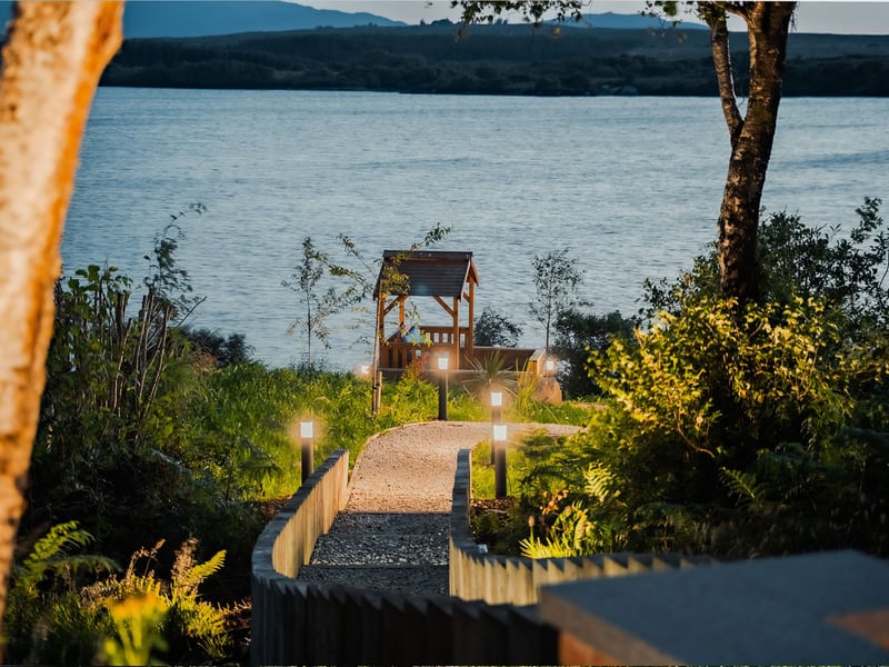 5 Bedroom Lakeside Home in Donegal OR £500,000