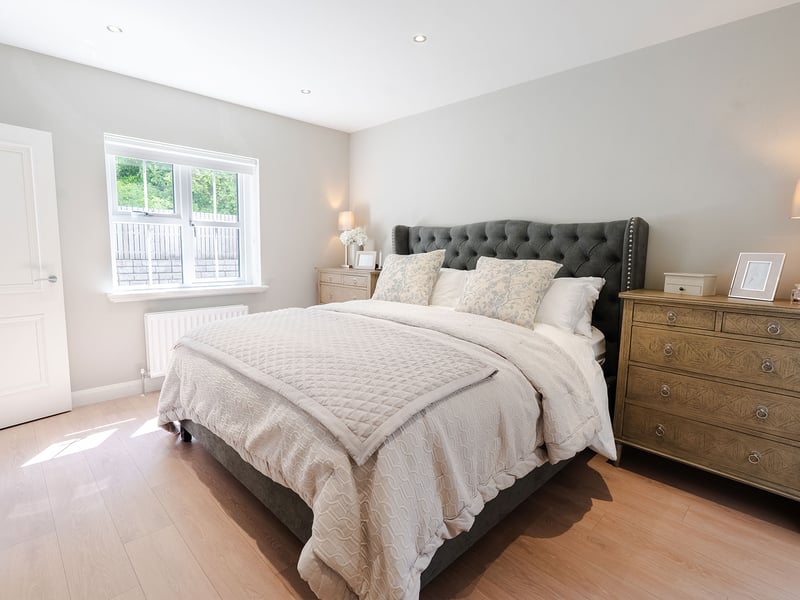 3 Bedroom Luxury Family Home OR £250,000