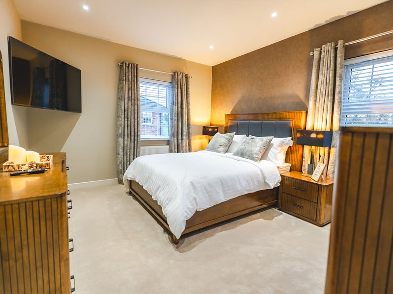 3 Bed Luxury House OR £200,000