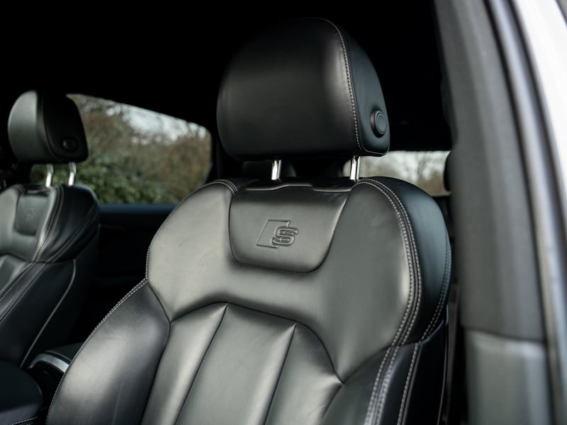 Black Edition Audi Q7 or £25,000