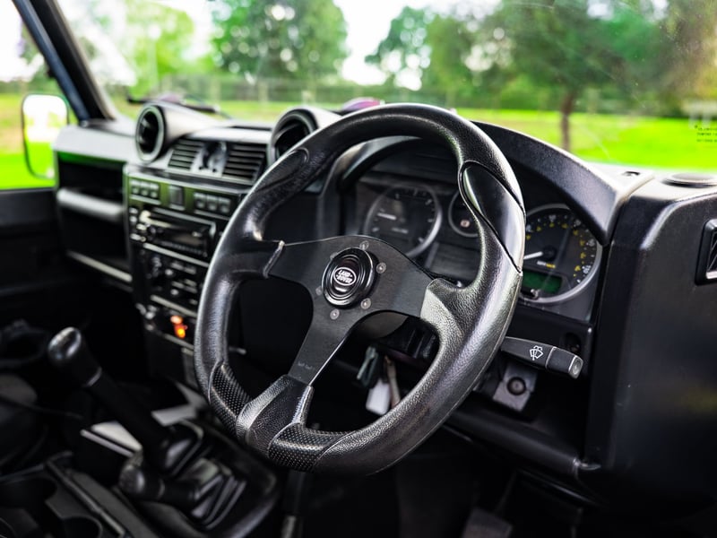 2007 Land Rover Defender or £15,000