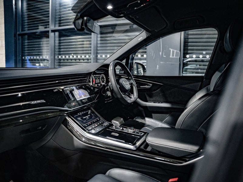 Audi Q7 S-Line Quattro OR £30,000