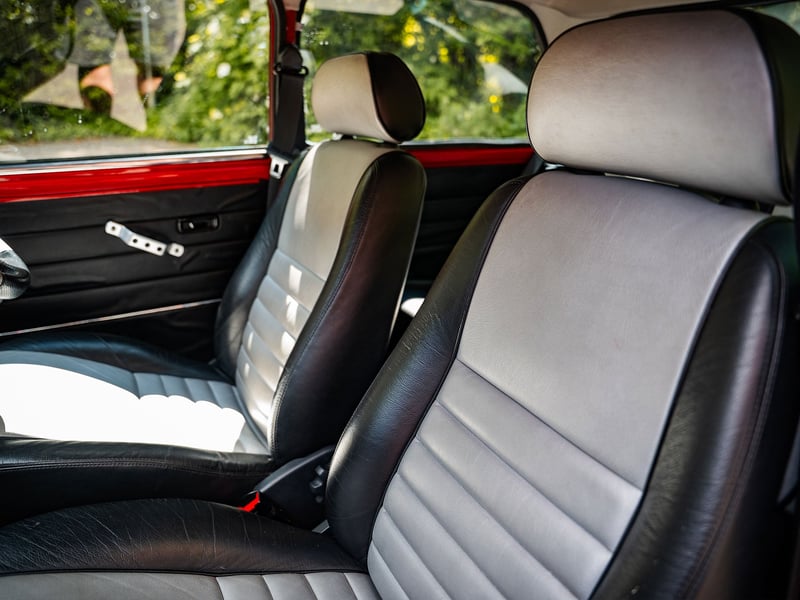 2001 Mini Cooper Sport or £15,000