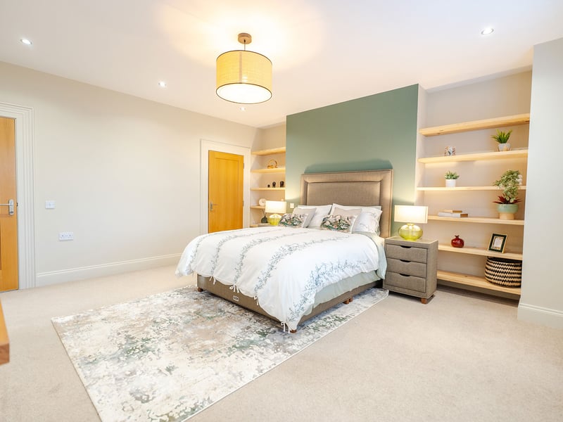 5 Bed House in Malone Rd Belfast OR £500,000