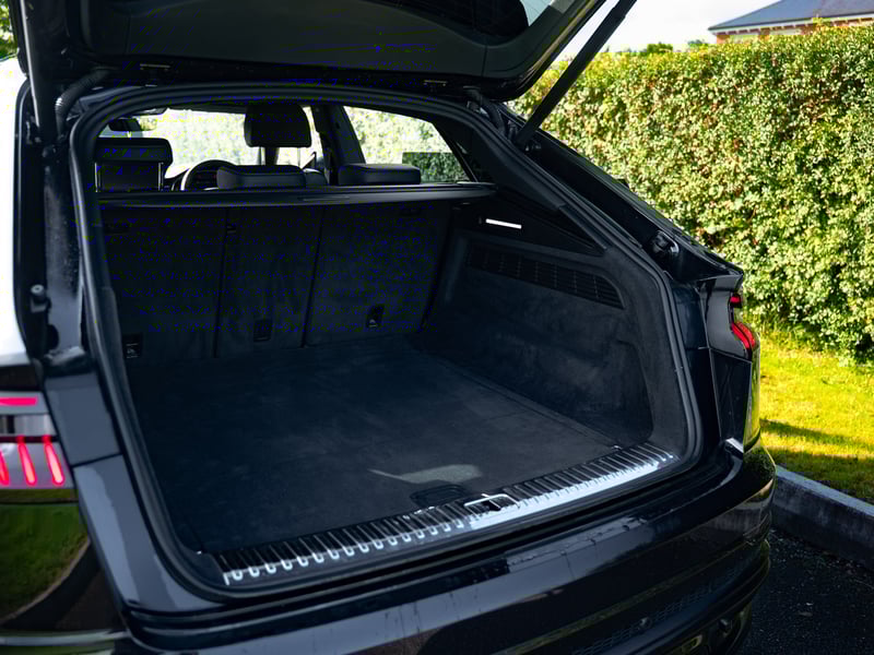 Audi Q8 50 TDI Quattro S-Line OR £30,000