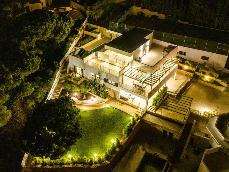 5 Bed Villa in Portugal or 1 Million Quid