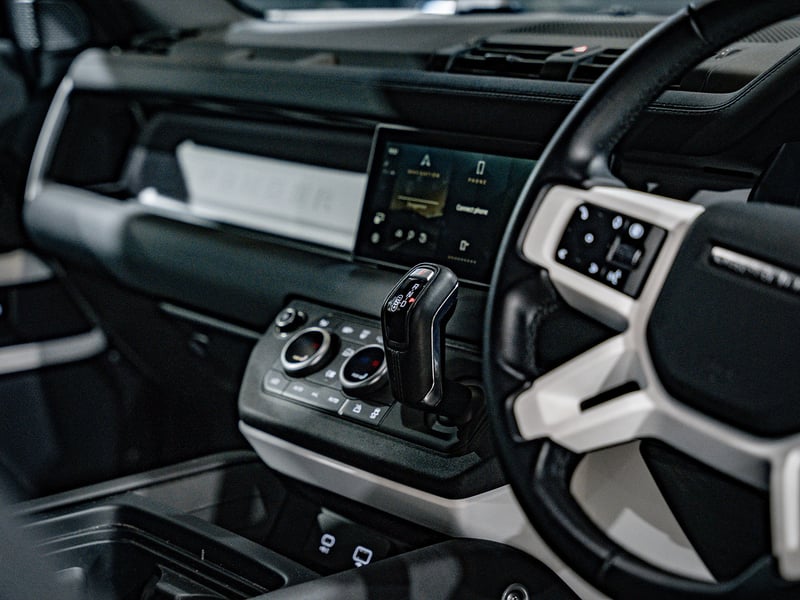 2023 Land Rover Defender OR £40,000
