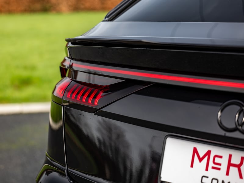 Black Audi Q8 50 TDI Quattro or £30,000