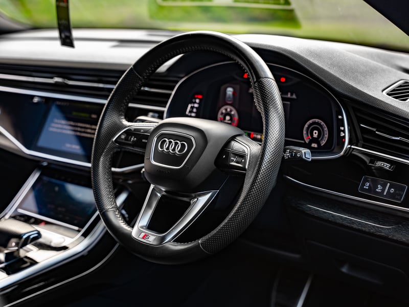 Audi Q8 50 TDI Quattro S-Line OR £30,000