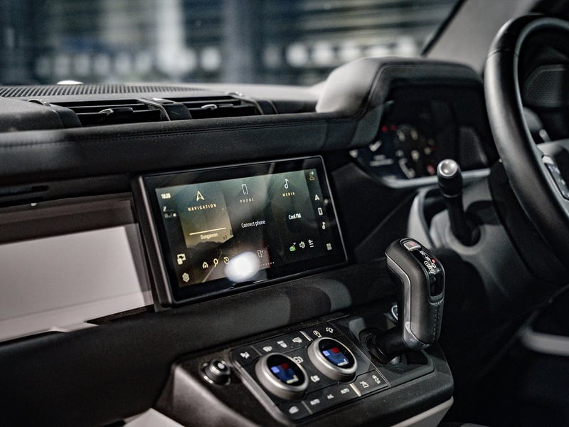 2023 Land Rover Defender OR £40,000