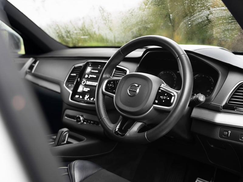 2021 Volvo XC90 B5 R-Design Pro OR £25,000