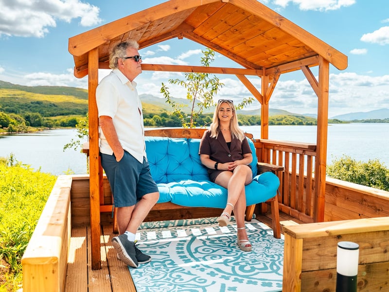 5 Bedroom Lakeside Home in Donegal OR £500,000