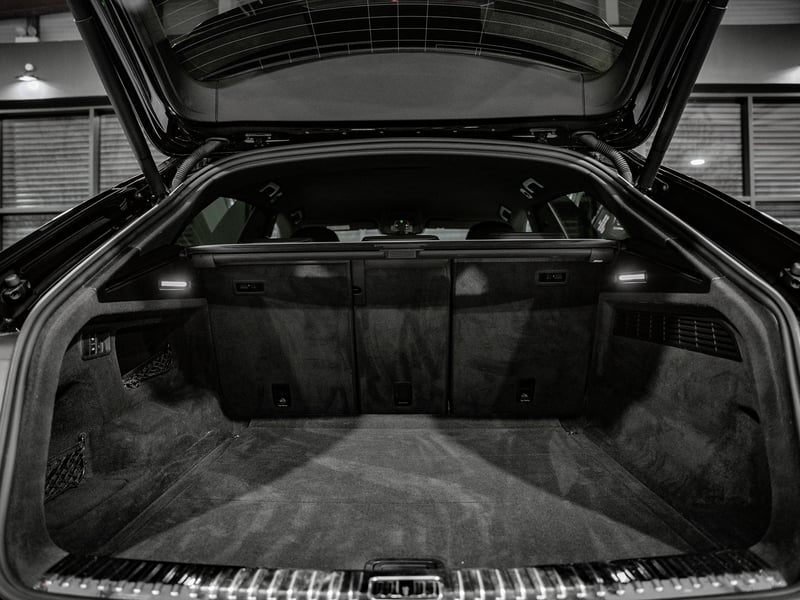 Audi Q8 50 TDI Quattro S-Line OR £30,000