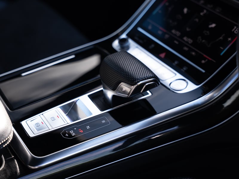 Audi Q8 50 TDI Quattro S-Line OR £30,000