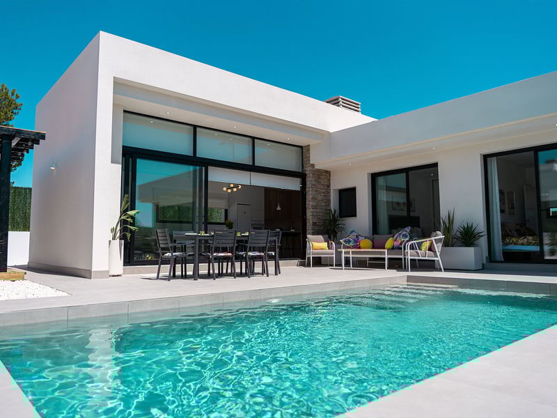 Home And Away Bundle or £700,000 - Beat The Clock!