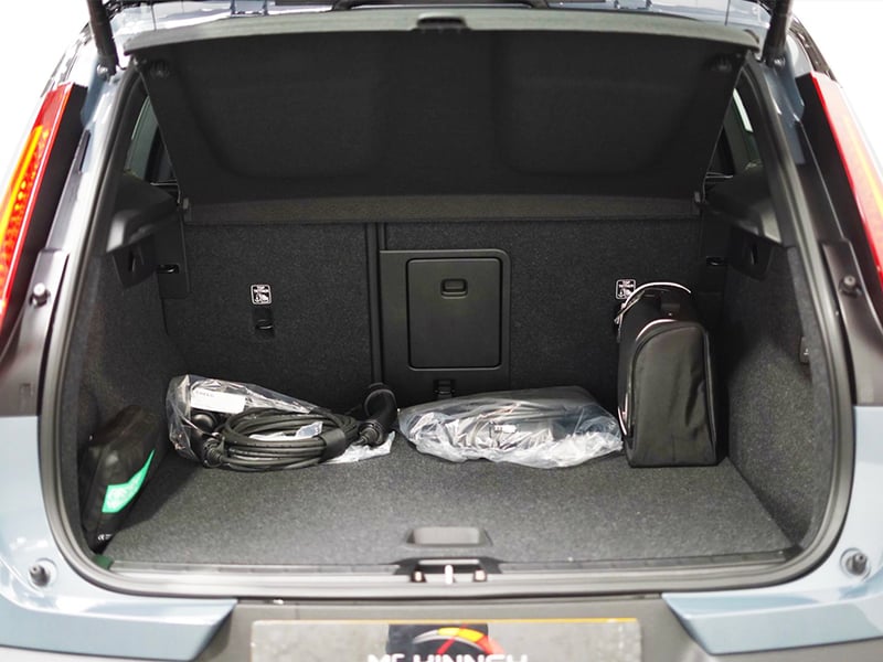 2022 Volvo XC40 Recharge Hybrid T5 R-Design