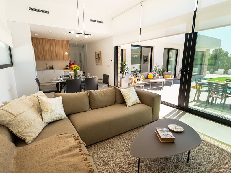 £300k Villa + £30k - Saturday Night Special!