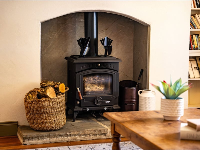 5 Bedroom Lakeside Home in Donegal OR £500,000