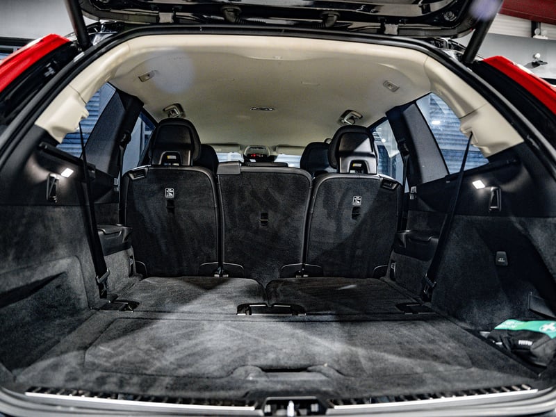 2021 Volvo XC90 Momentum or £25,000
