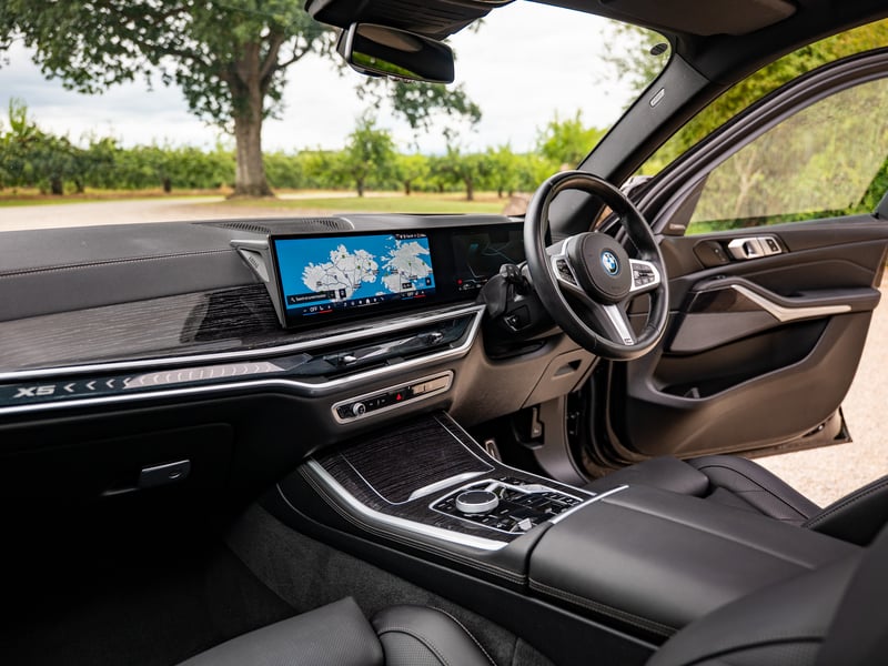 2024 BMW X5 xDrive50e M Sport Pro or £45,000