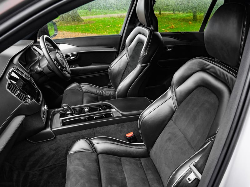 2021 Volvo XC90 B5 R-Design Pro OR £25,000