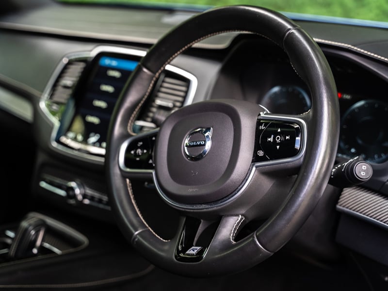 Volvo XC90 B5 R-Design OR £25,000