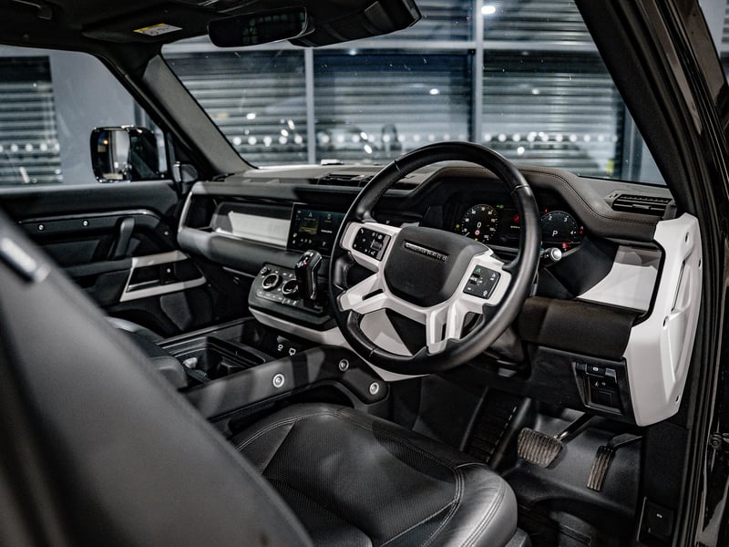 2023 Land Rover Defender OR £40,000