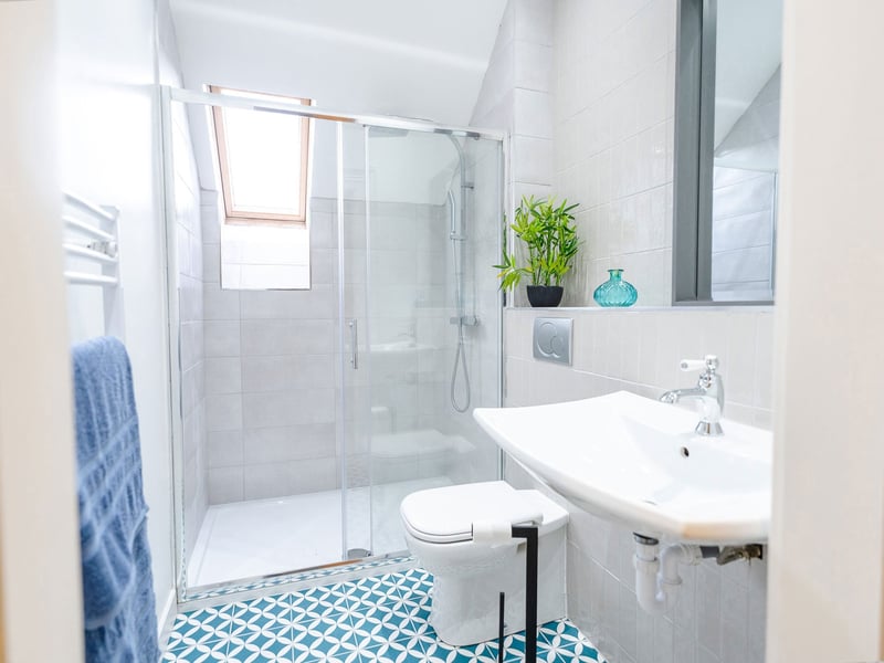 Home And Away Bundle or £700,000 - Beat The Clock!