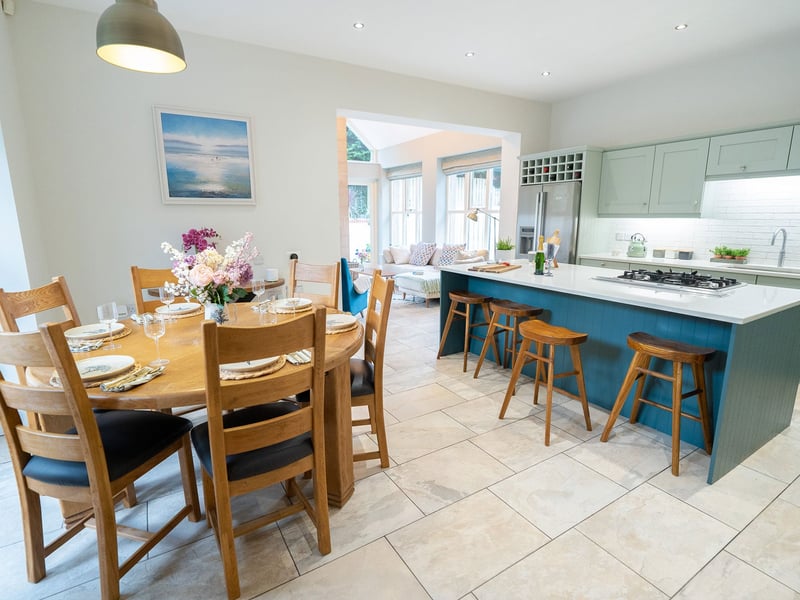 Home And Away Bundle or £700,000 - Beat The Clock!